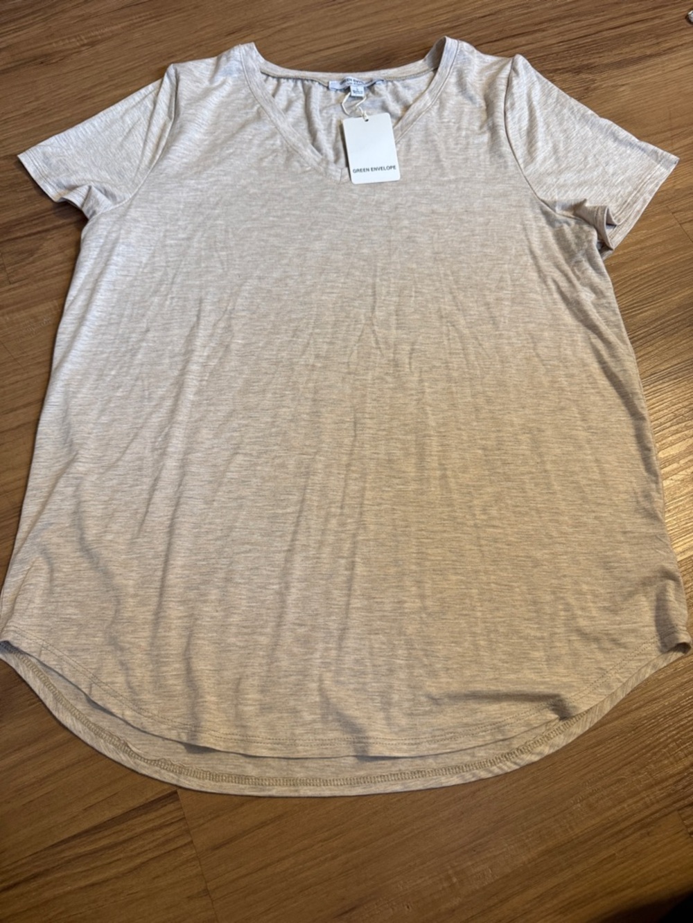 NWT Green Envelope Short Sleeve Scoop Neck Top